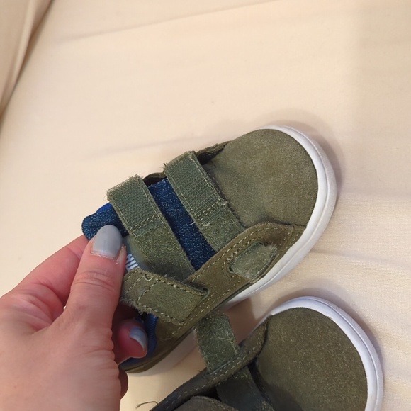 Like NEW Size 6 infant Puma runners - Picture 3 of 4
